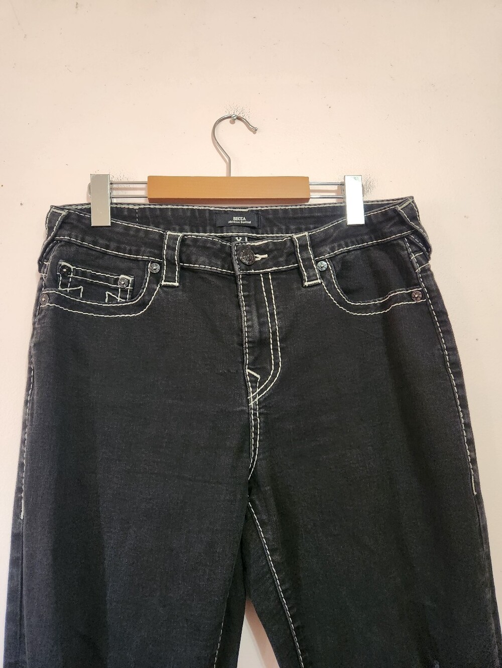True Religion Becca Mid Rise Bootcut Big T Black Distressed Contrast Stitch Jean - Picture 3 of 14